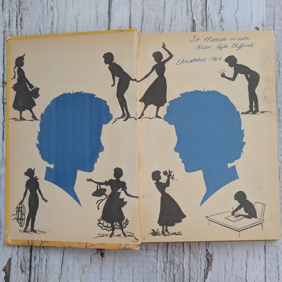 Vintage 1961 Walt Disney's Annette Hardcover Book The Desert Inn Mystery - Picture 9 of 14